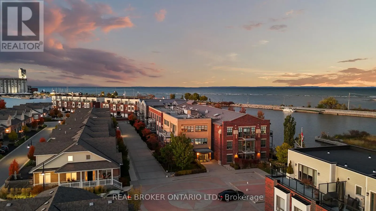 302 - 1 SHIPYARD LANE