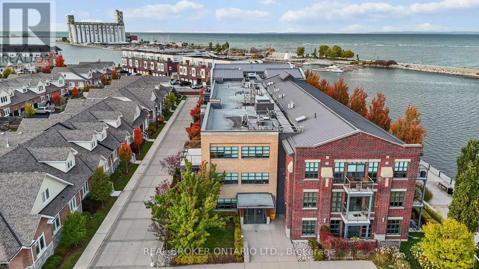 302 - 1 SHIPYARD LANE