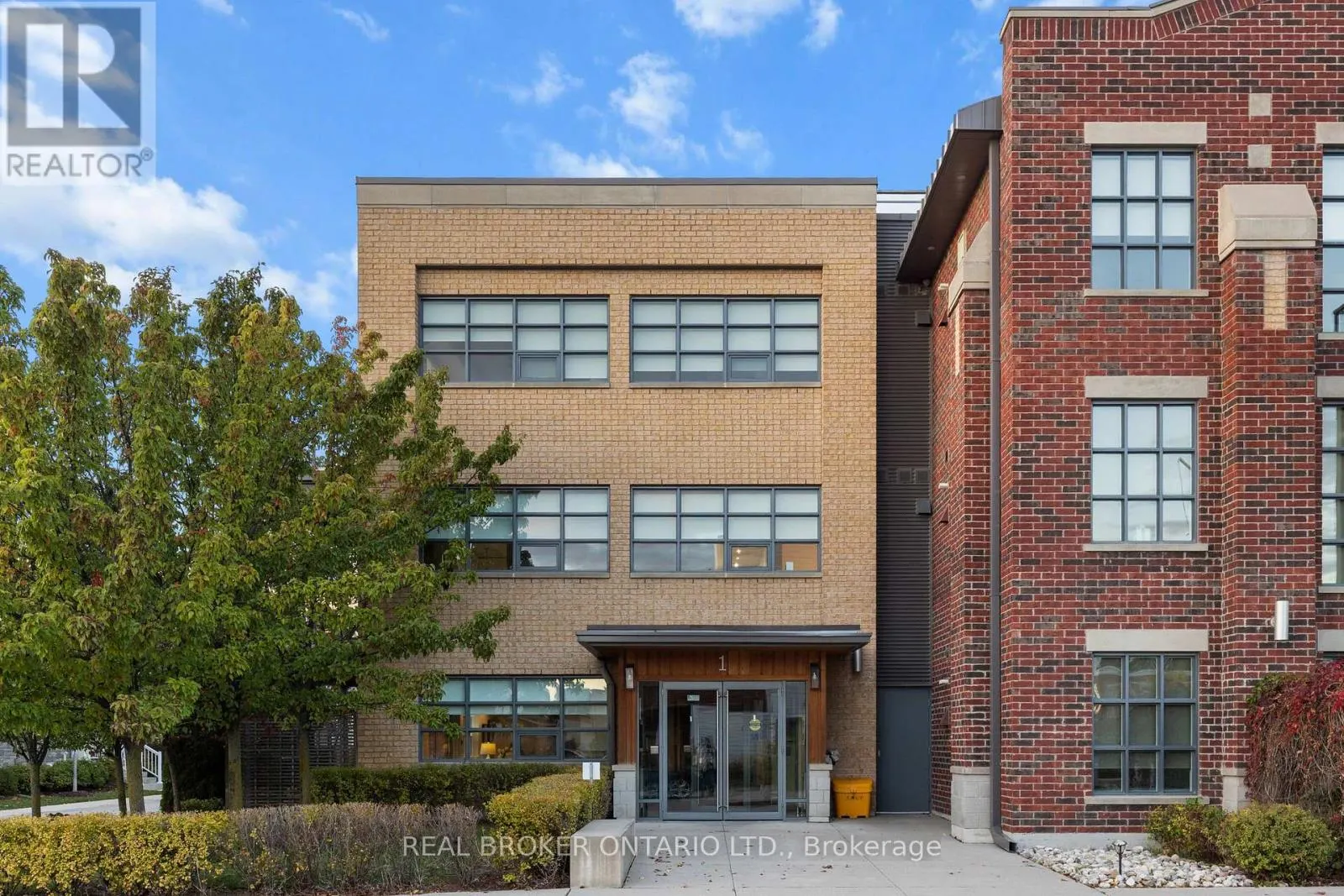 302 - 1 SHIPYARD LANE