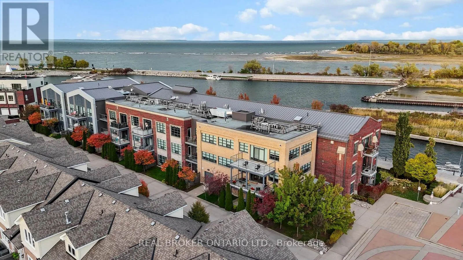 302 - 1 SHIPYARD LANE