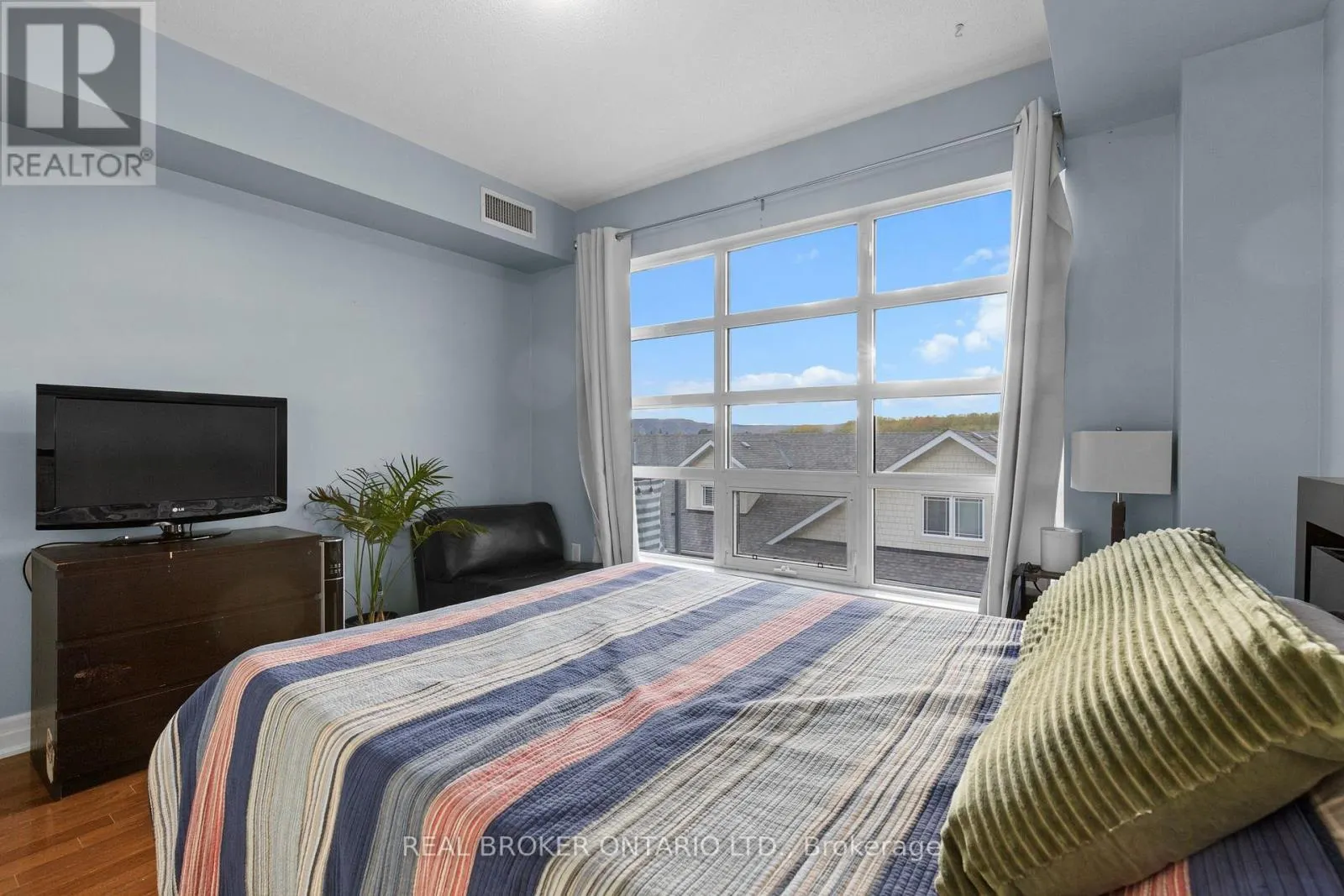 302 - 1 SHIPYARD LANE