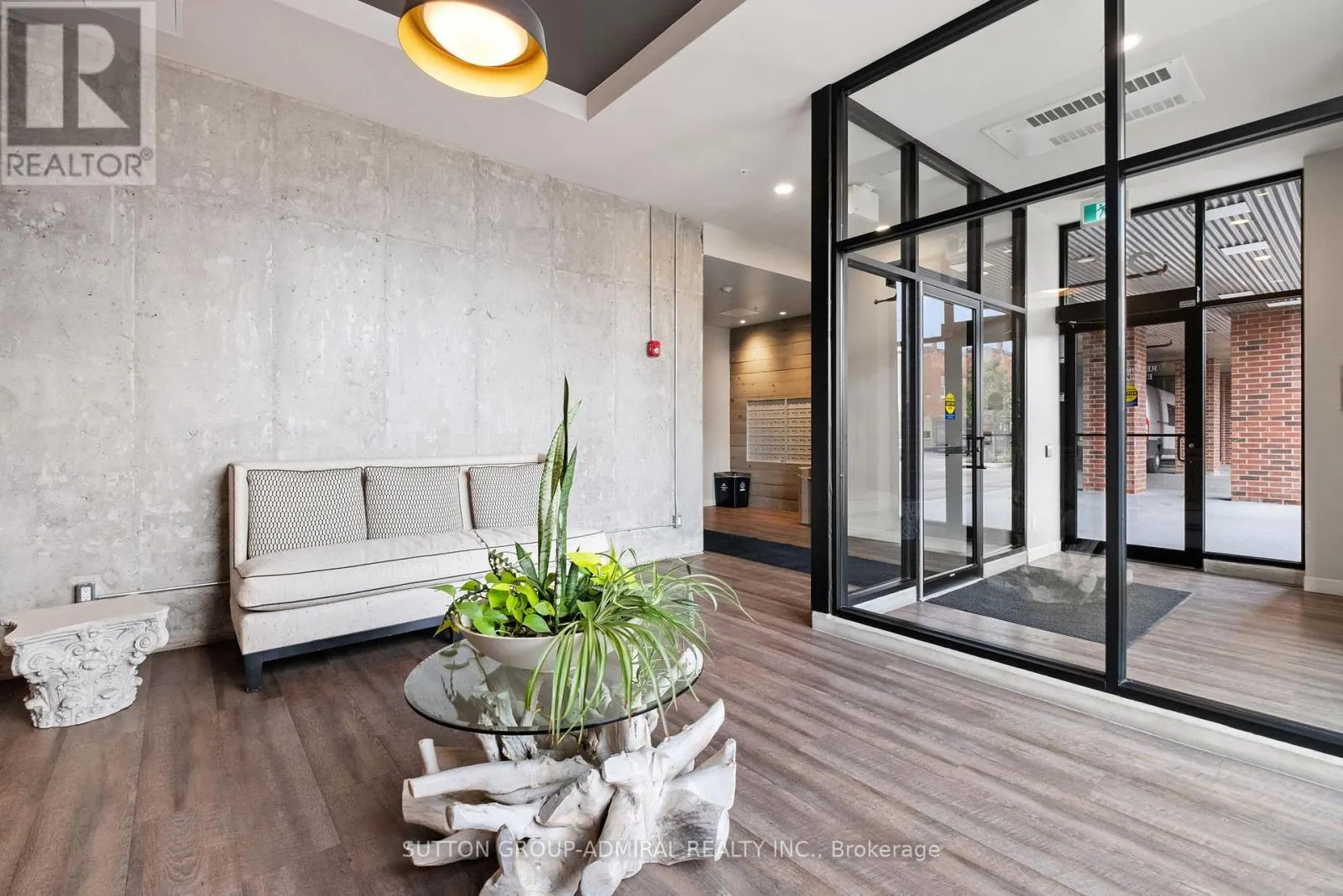 305 - 21 MATCHEDASH STREET