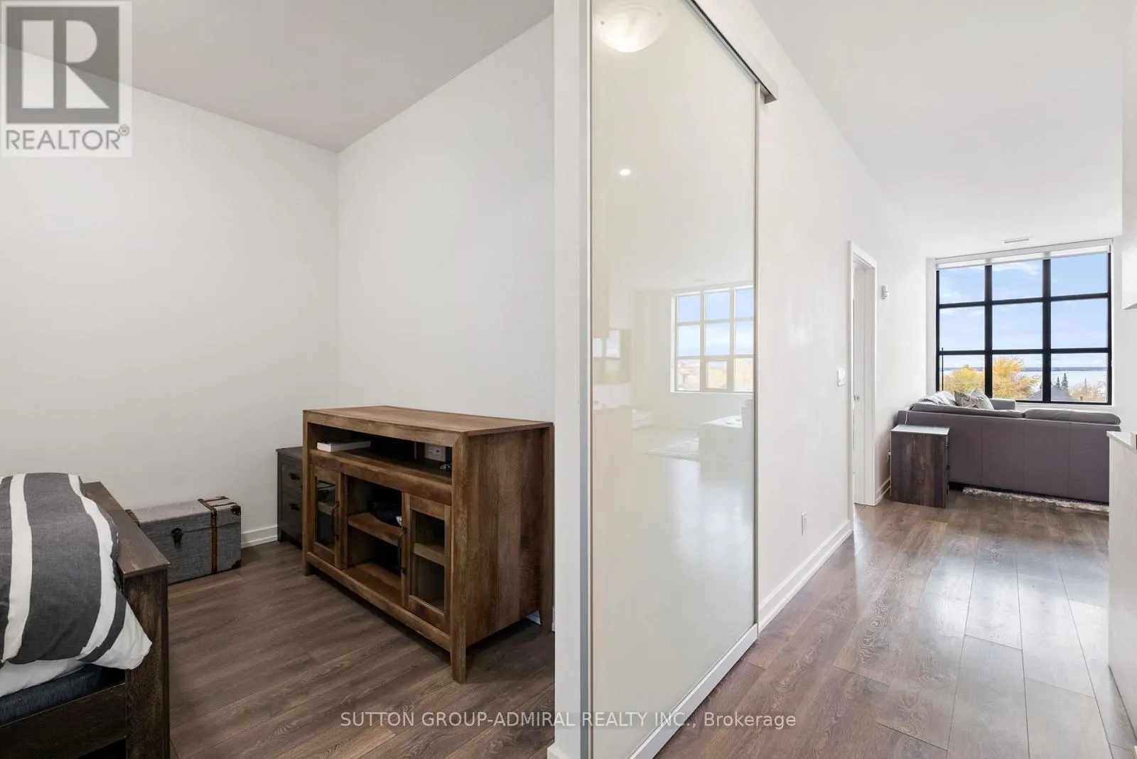 305 - 21 MATCHEDASH STREET