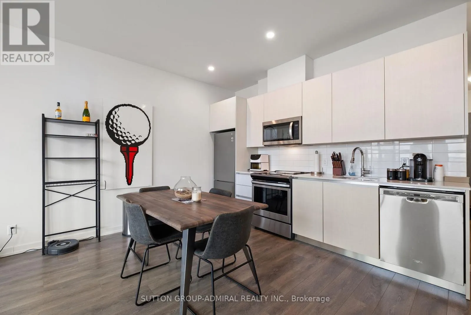 305 - 21 MATCHEDASH STREET