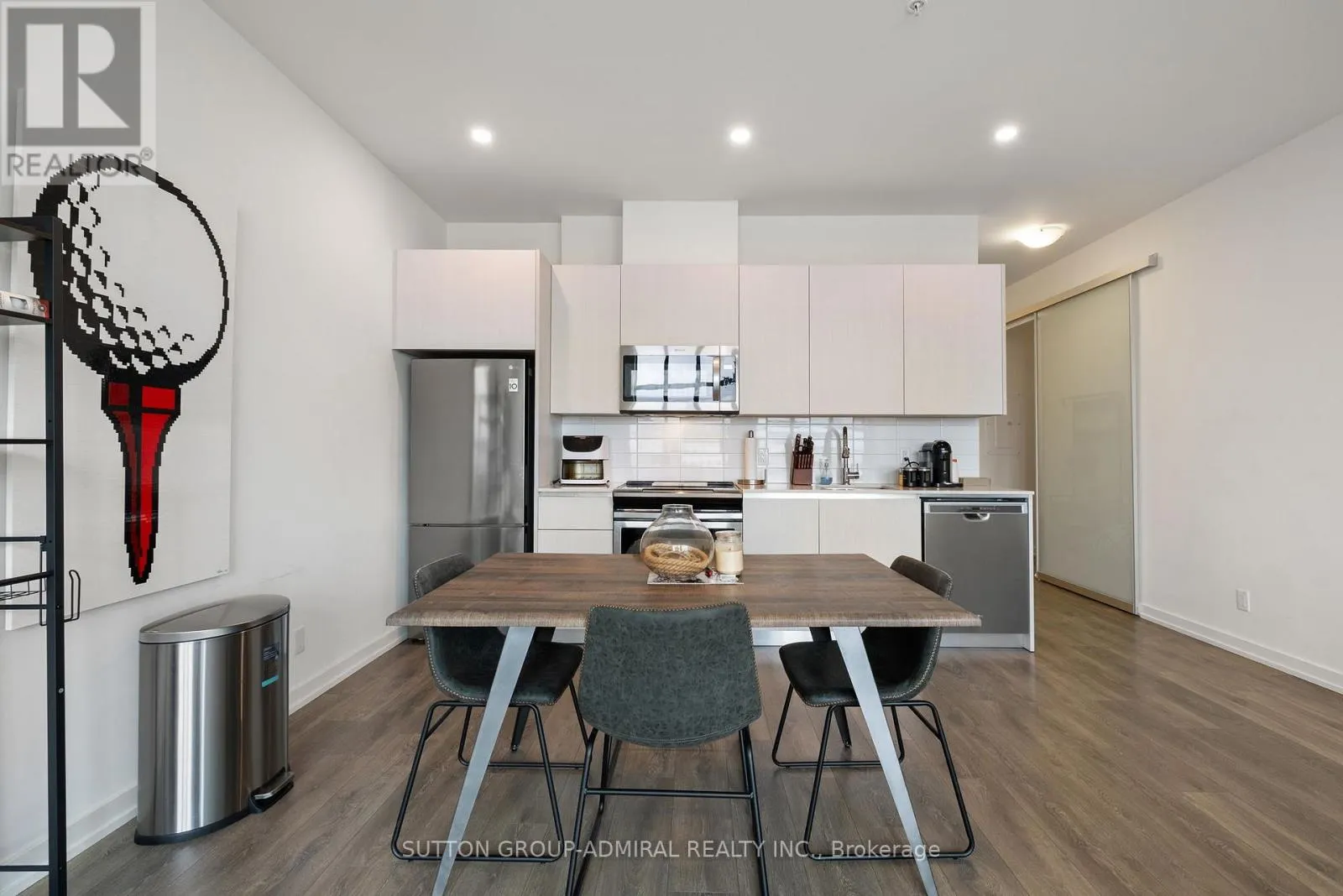 305 - 21 MATCHEDASH STREET