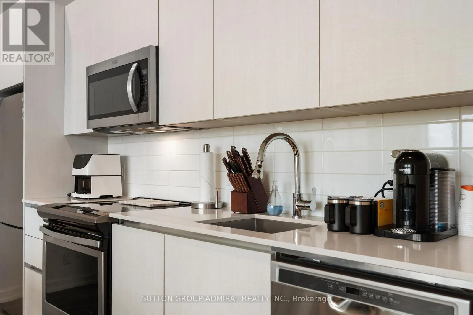 305 - 21 MATCHEDASH STREET