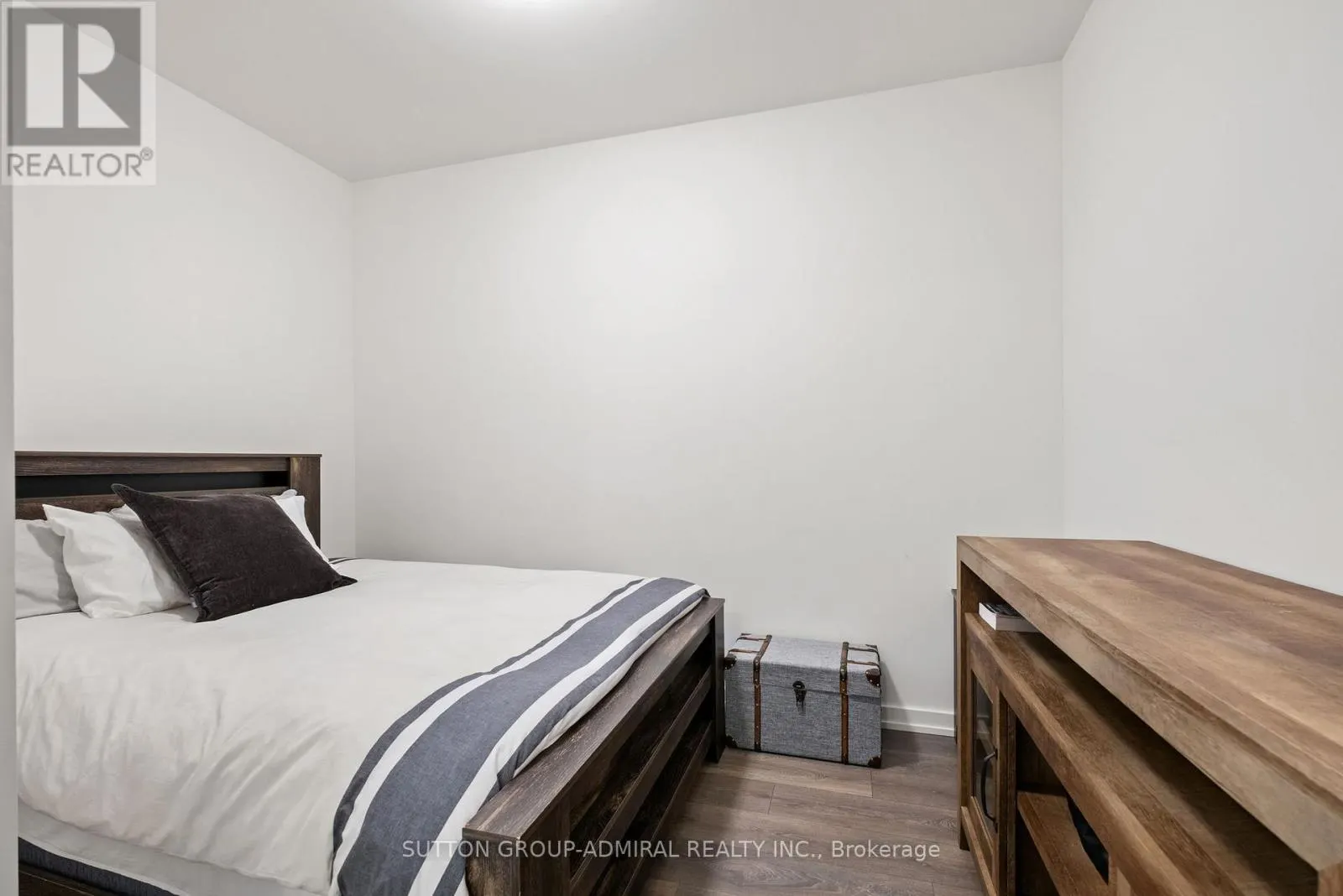 305 - 21 MATCHEDASH STREET