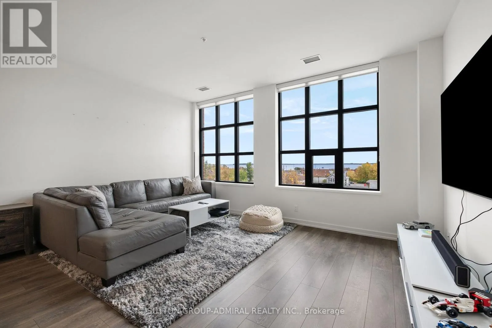 305 - 21 MATCHEDASH STREET