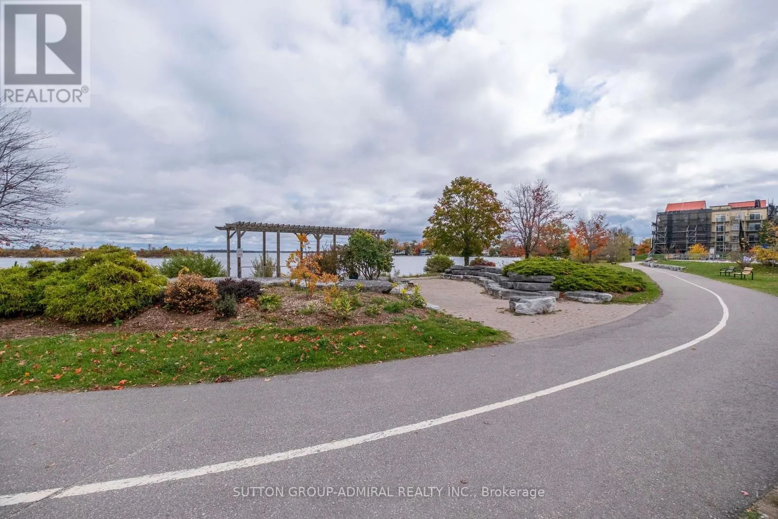 305 - 21 MATCHEDASH STREET