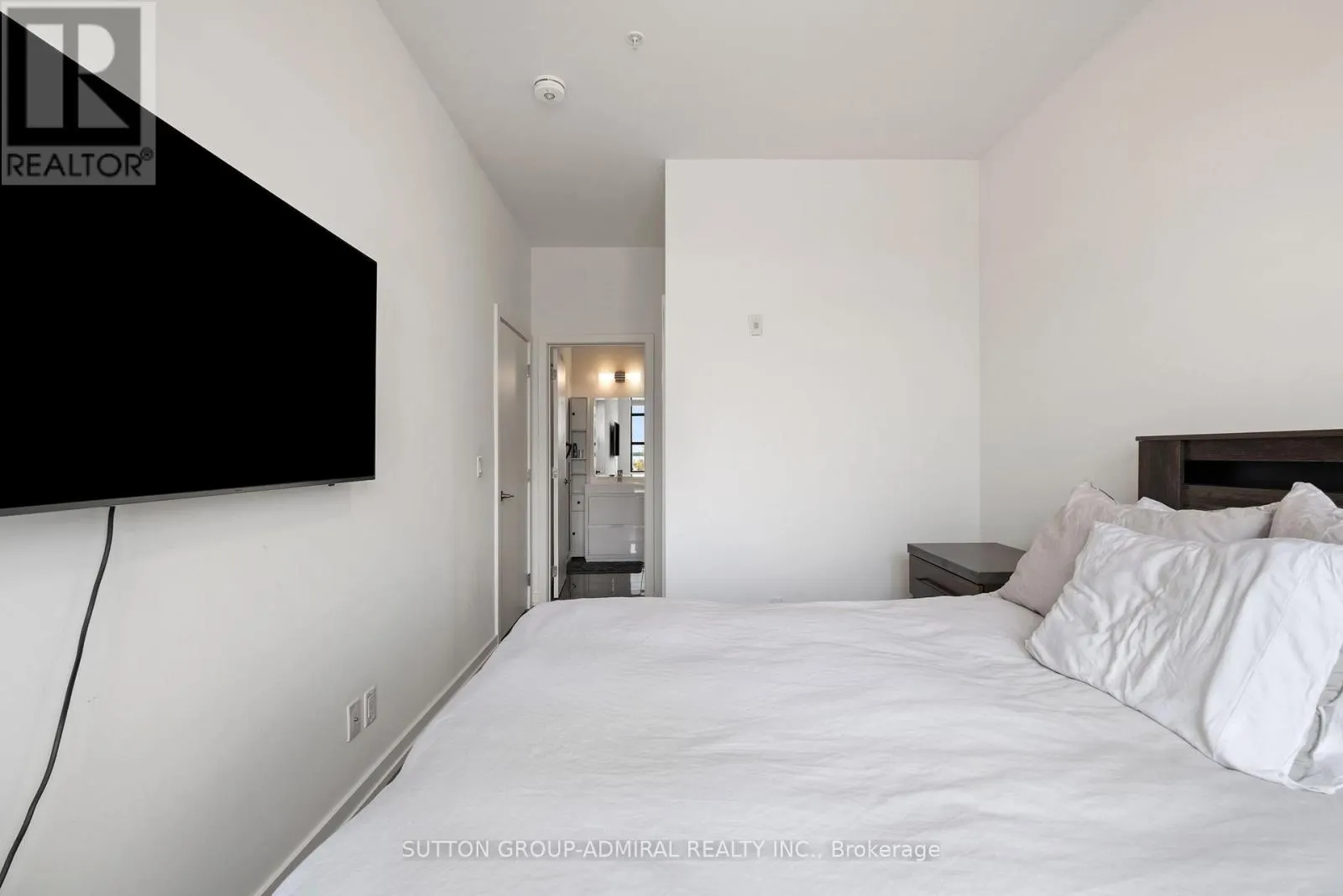 305 - 21 MATCHEDASH STREET