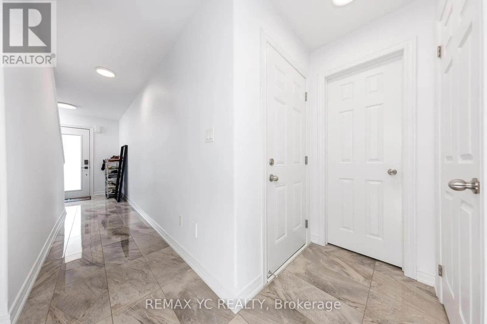 2 - 1 LEGGOTT AVENUE