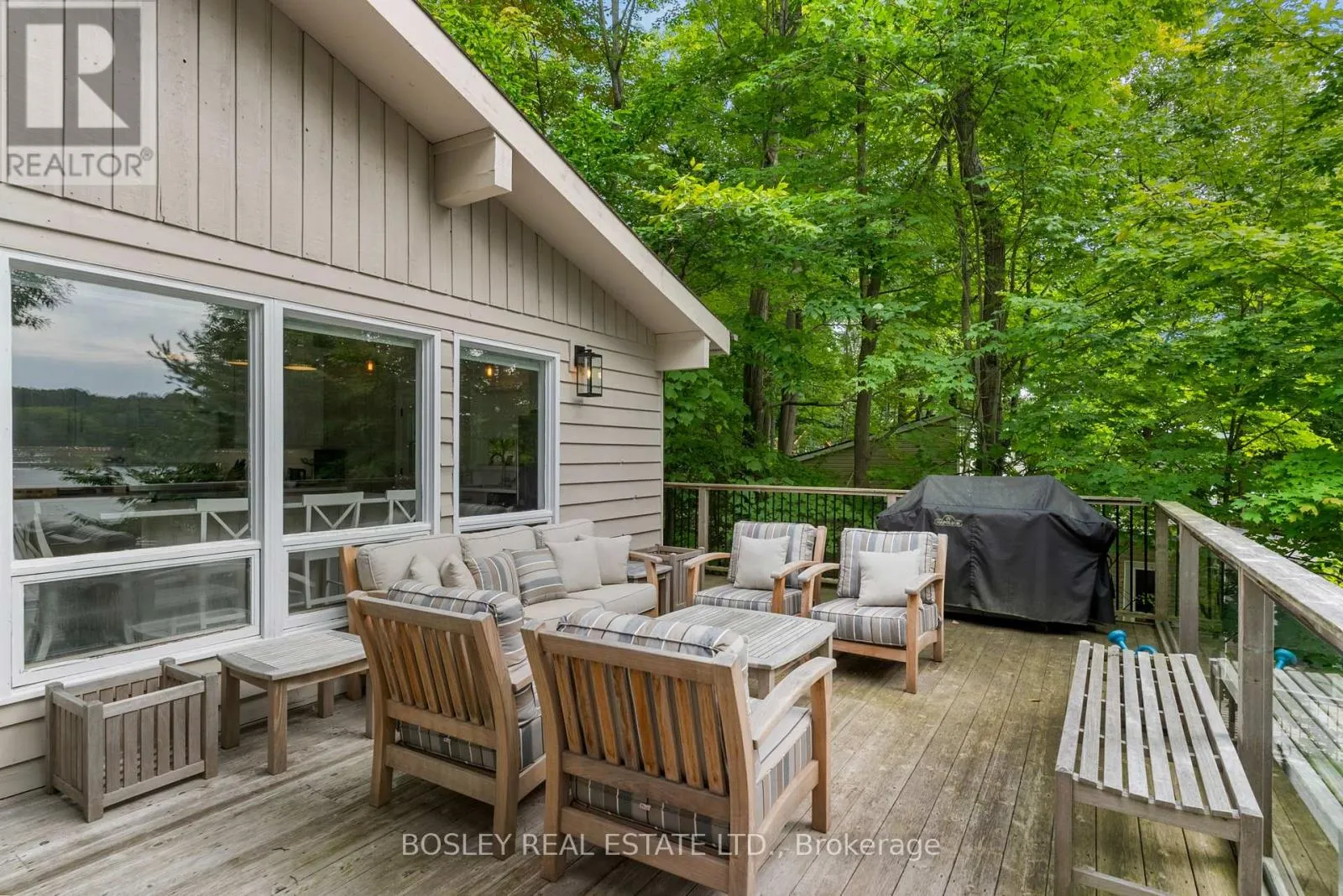 COTTAGE - 152 FARLAIN LAKE ROAD E