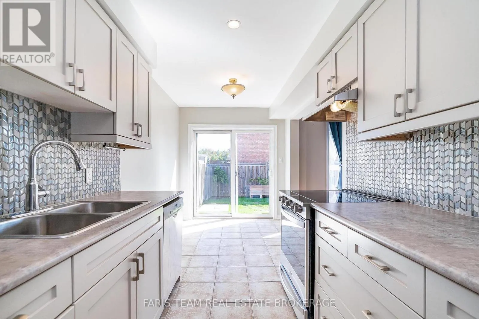 30 SOUTHWOODS CRESCENT