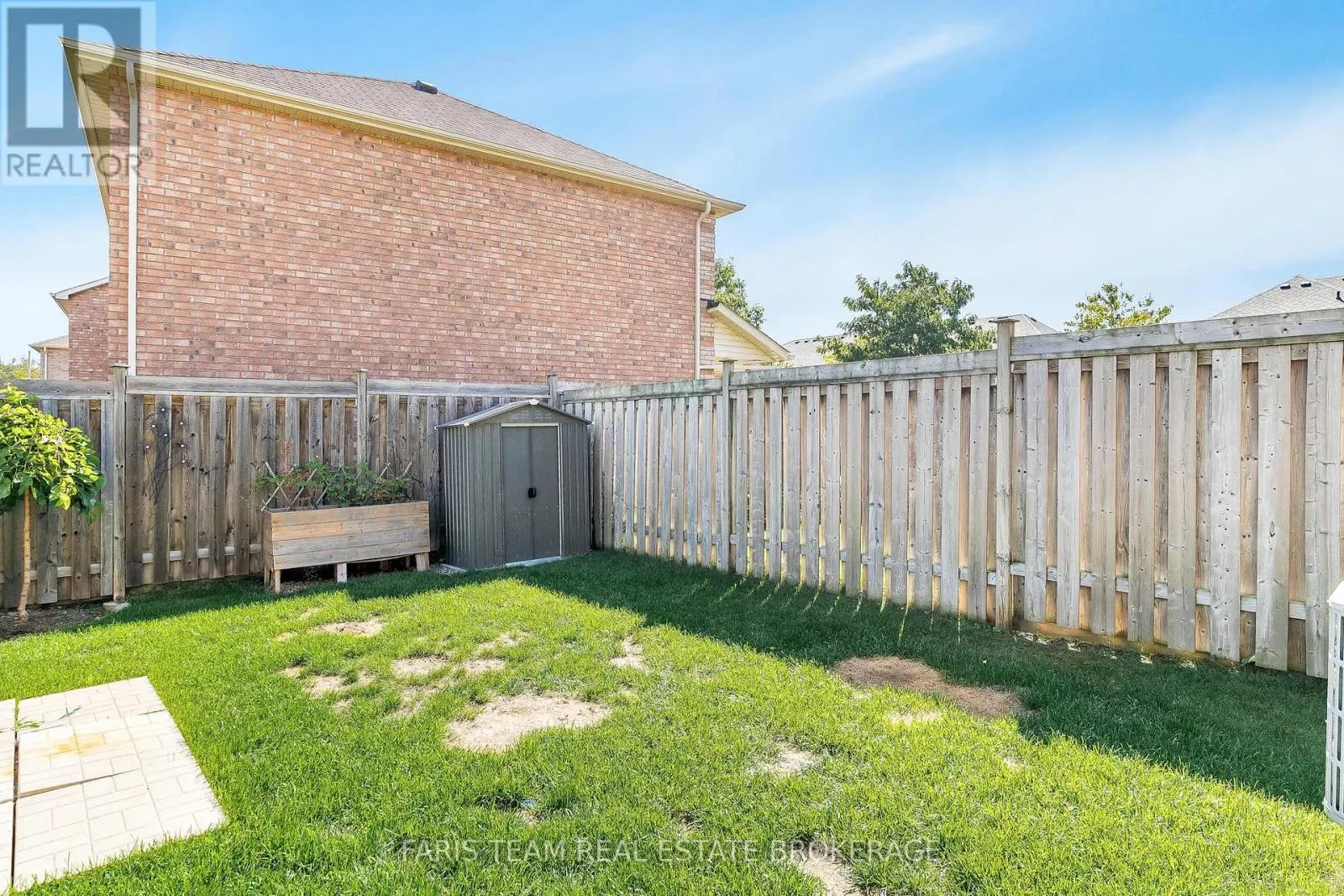 30 SOUTHWOODS CRESCENT