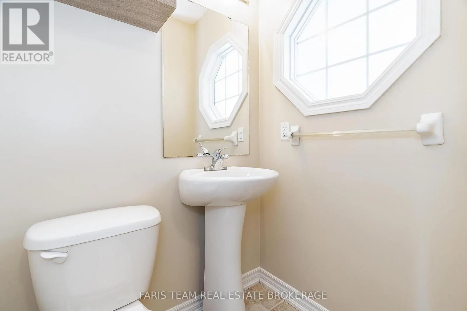 30 SOUTHWOODS CRESCENT