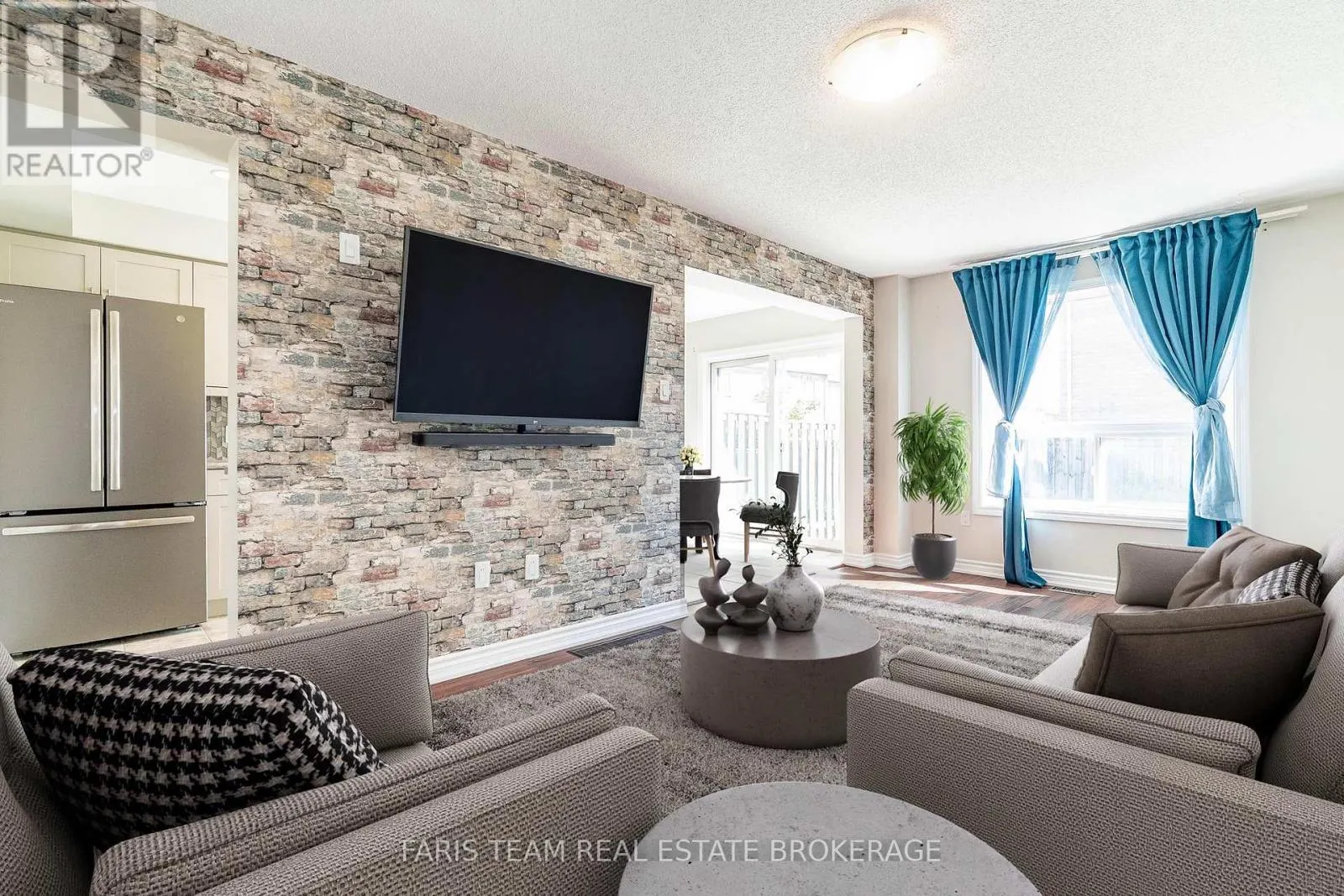 30 SOUTHWOODS CRESCENT