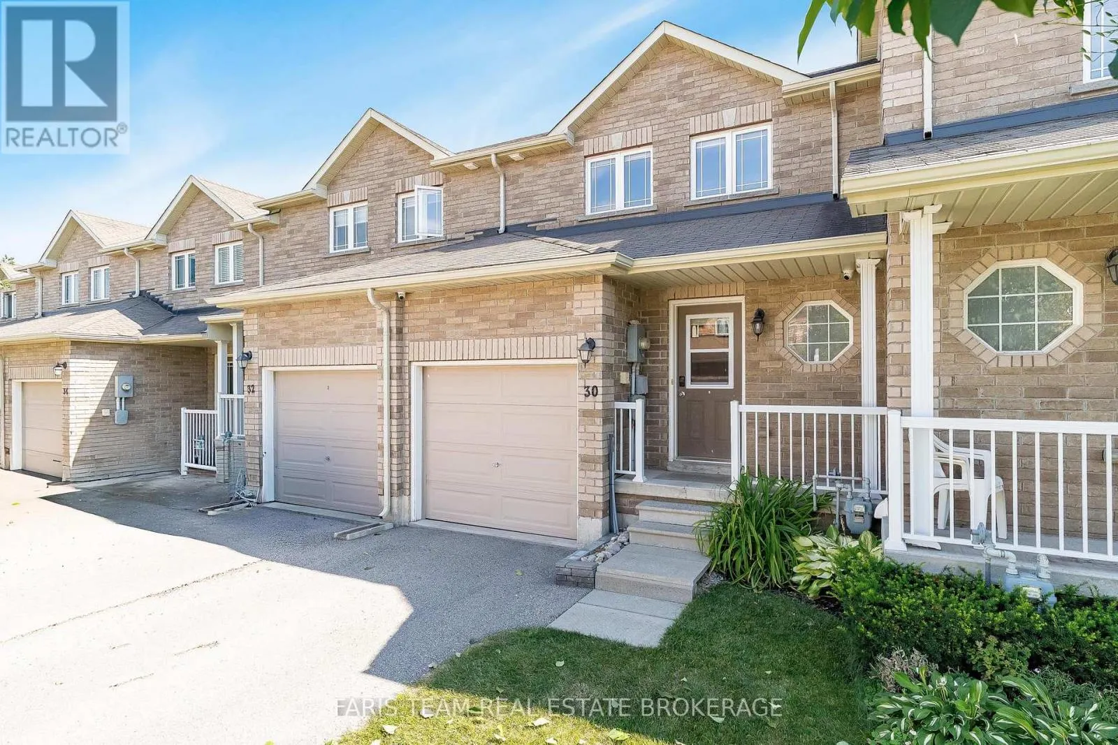 30 SOUTHWOODS CRESCENT