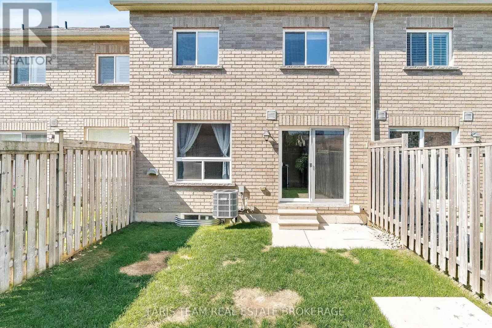 30 SOUTHWOODS CRESCENT