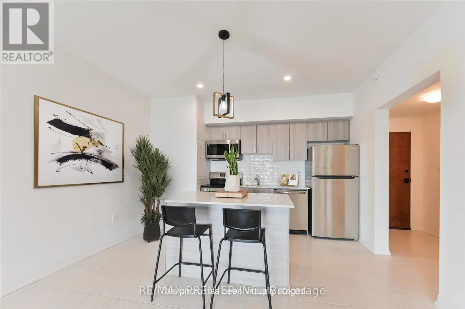 603 - 15 KNEESHAW DRIVE