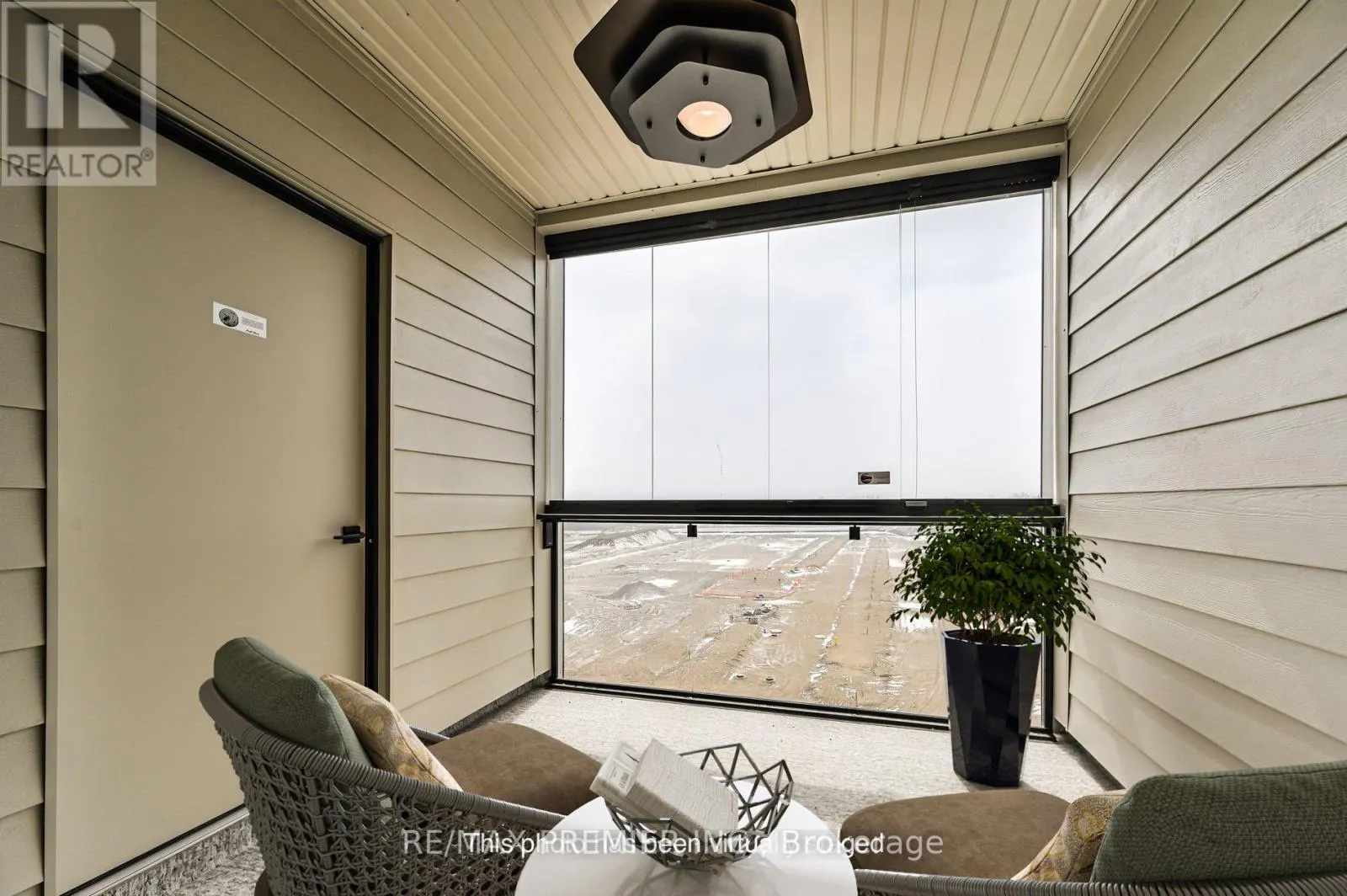 603 - 15 KNEESHAW DRIVE