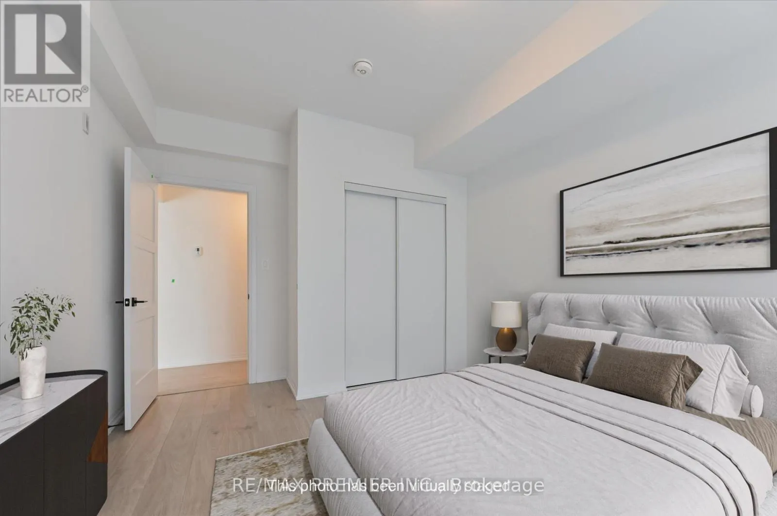 603 - 15 KNEESHAW DRIVE