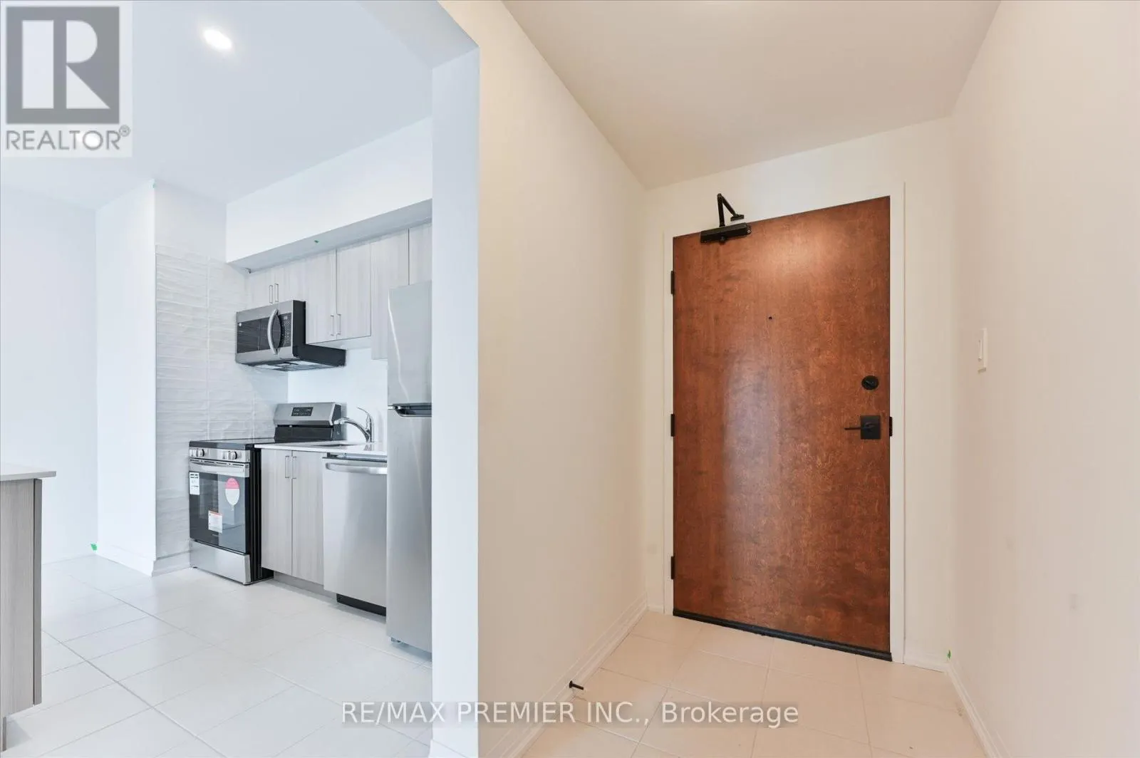 603 - 15 KNEESHAW DRIVE