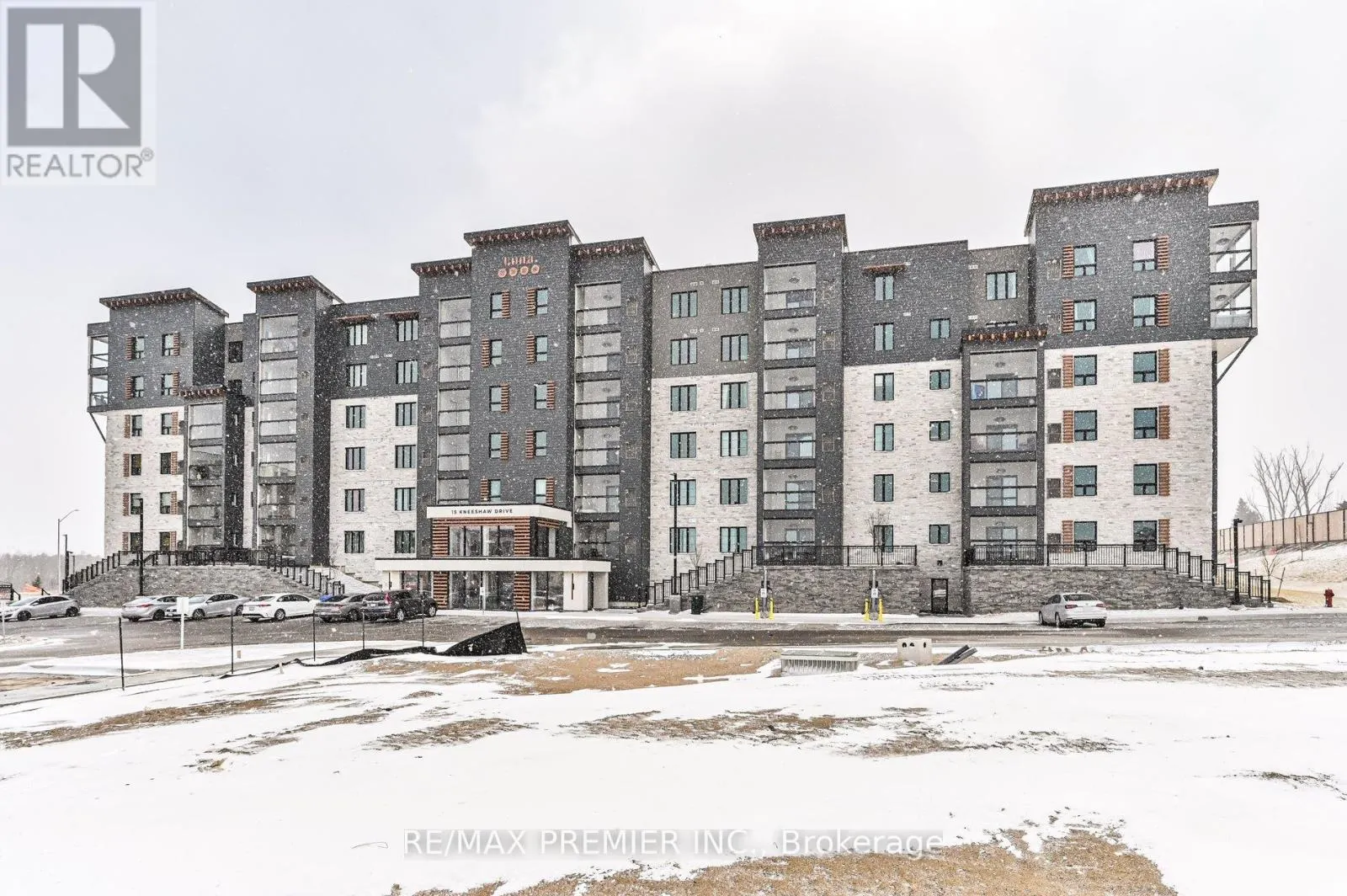 603 - 15 KNEESHAW DRIVE