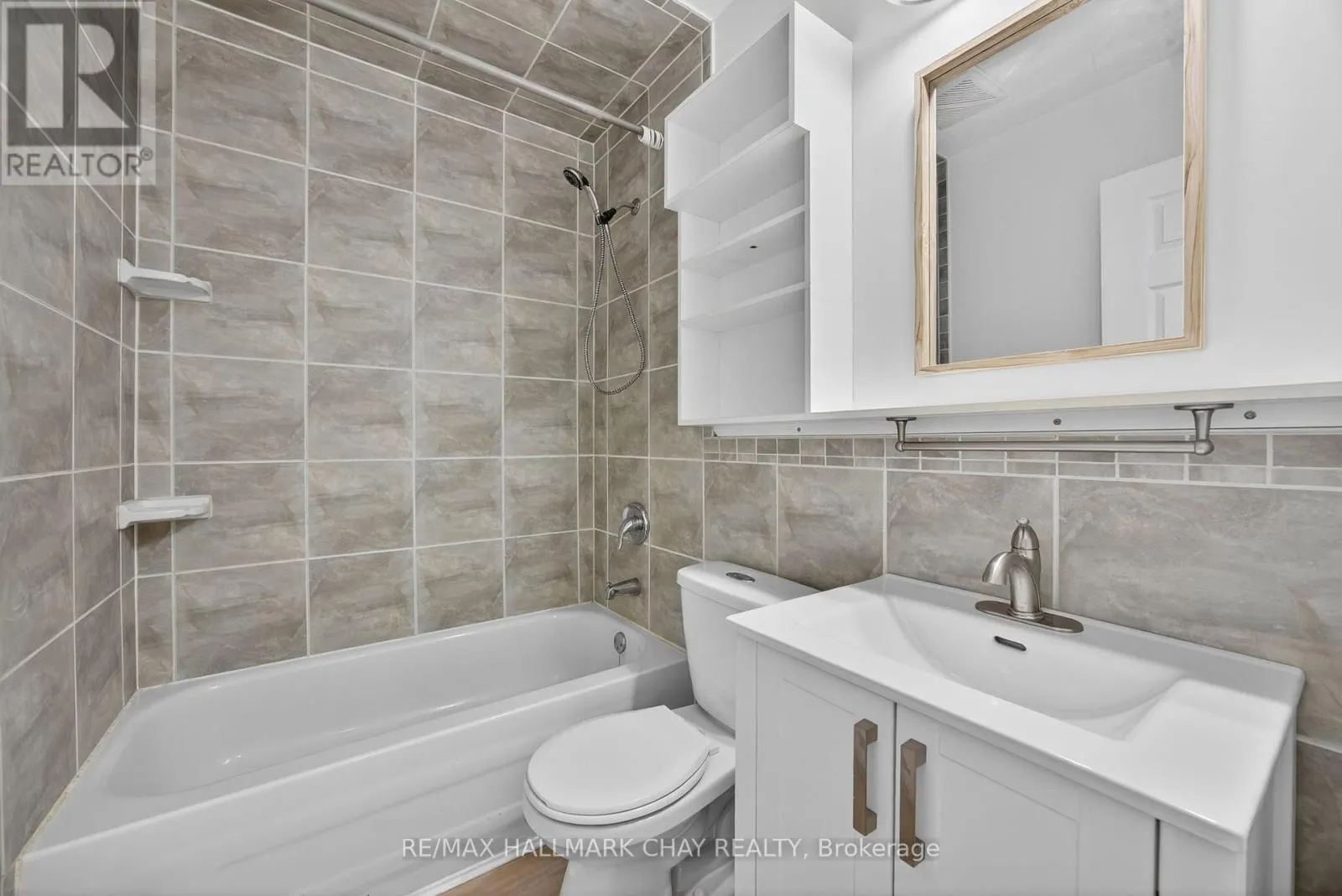 LOWER - 158 PRINGLE DRIVE