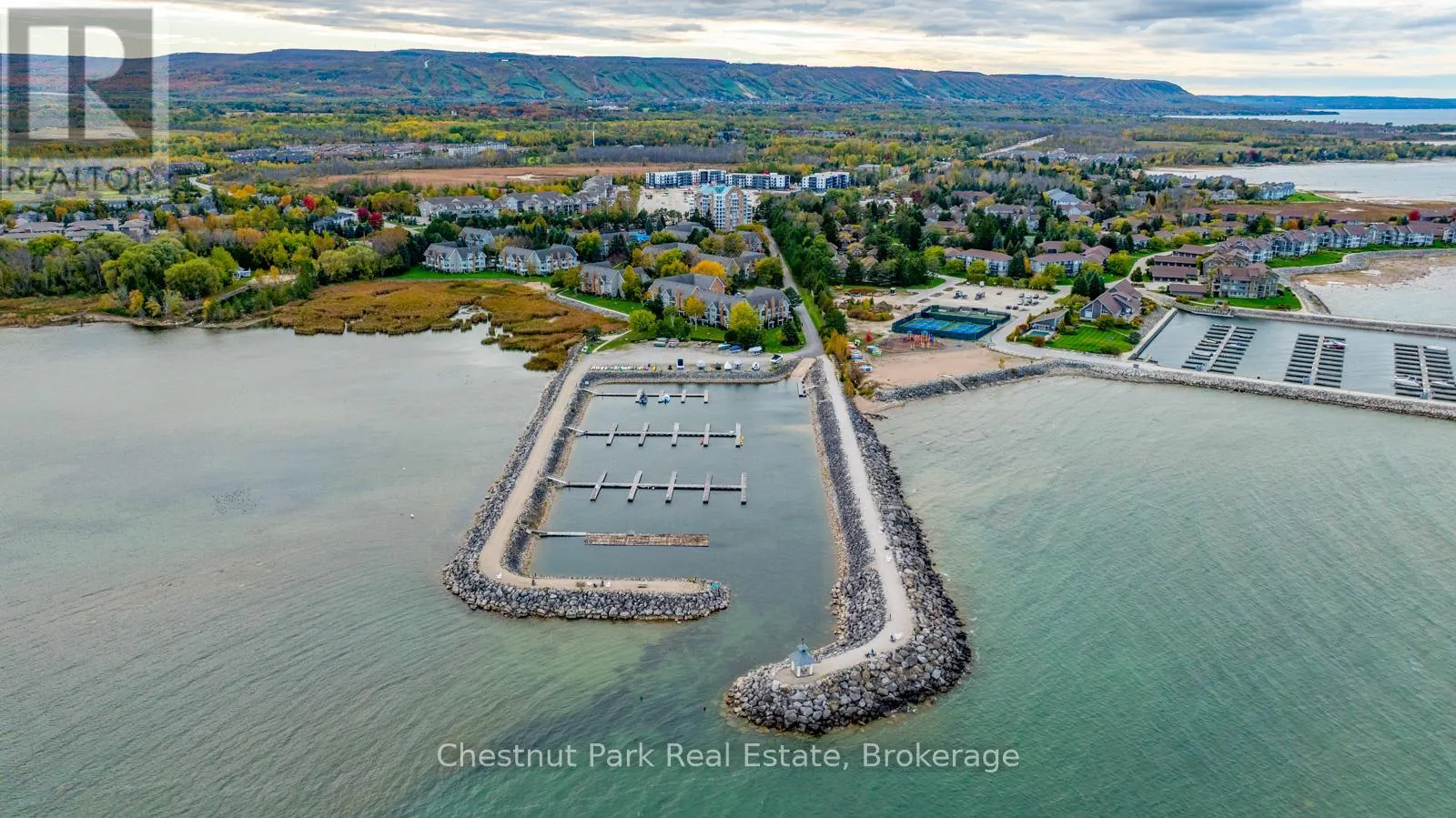 97 - 18 RAMBLINGS WAY, #97