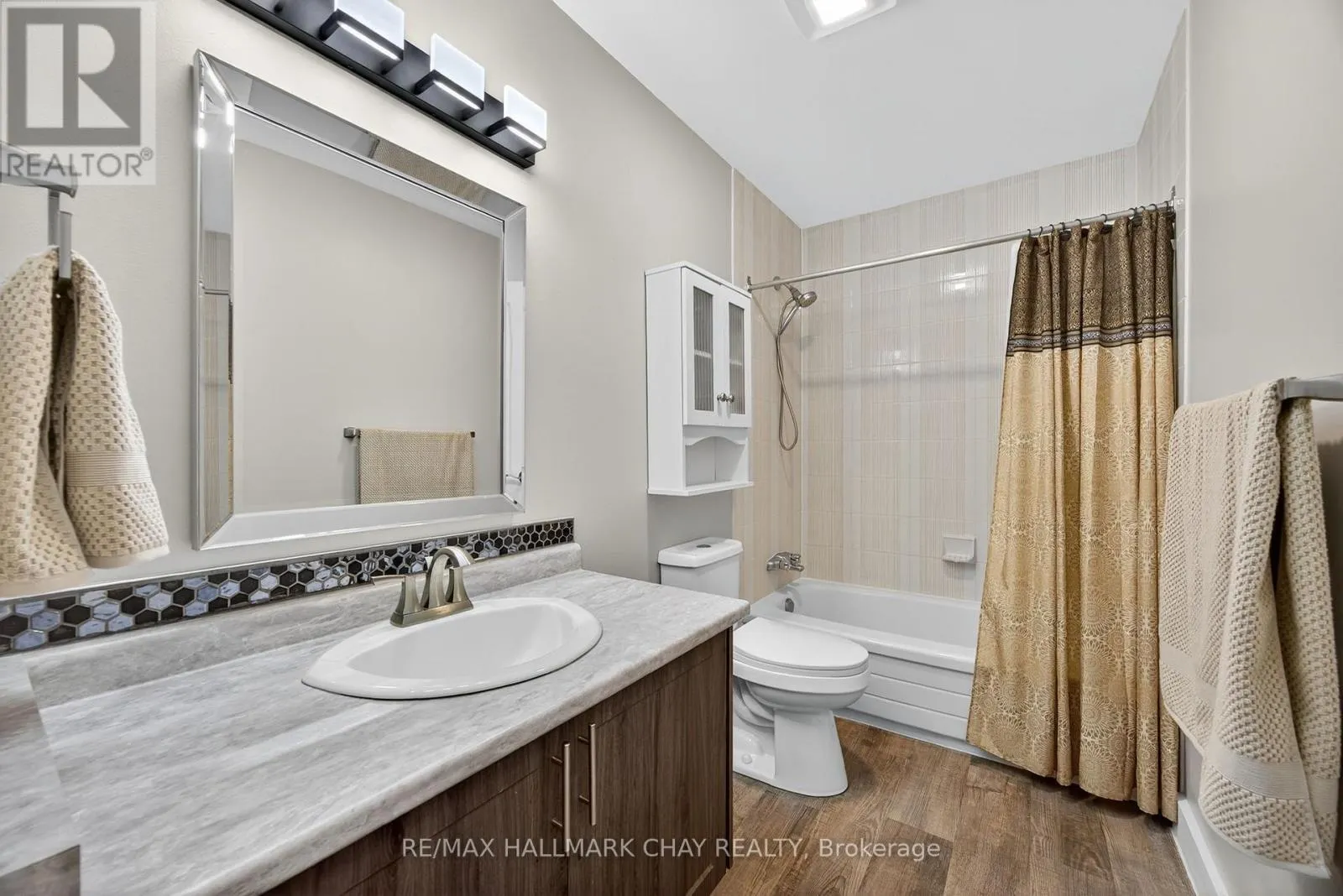 G9 - 147 EDGEHILL DRIVE