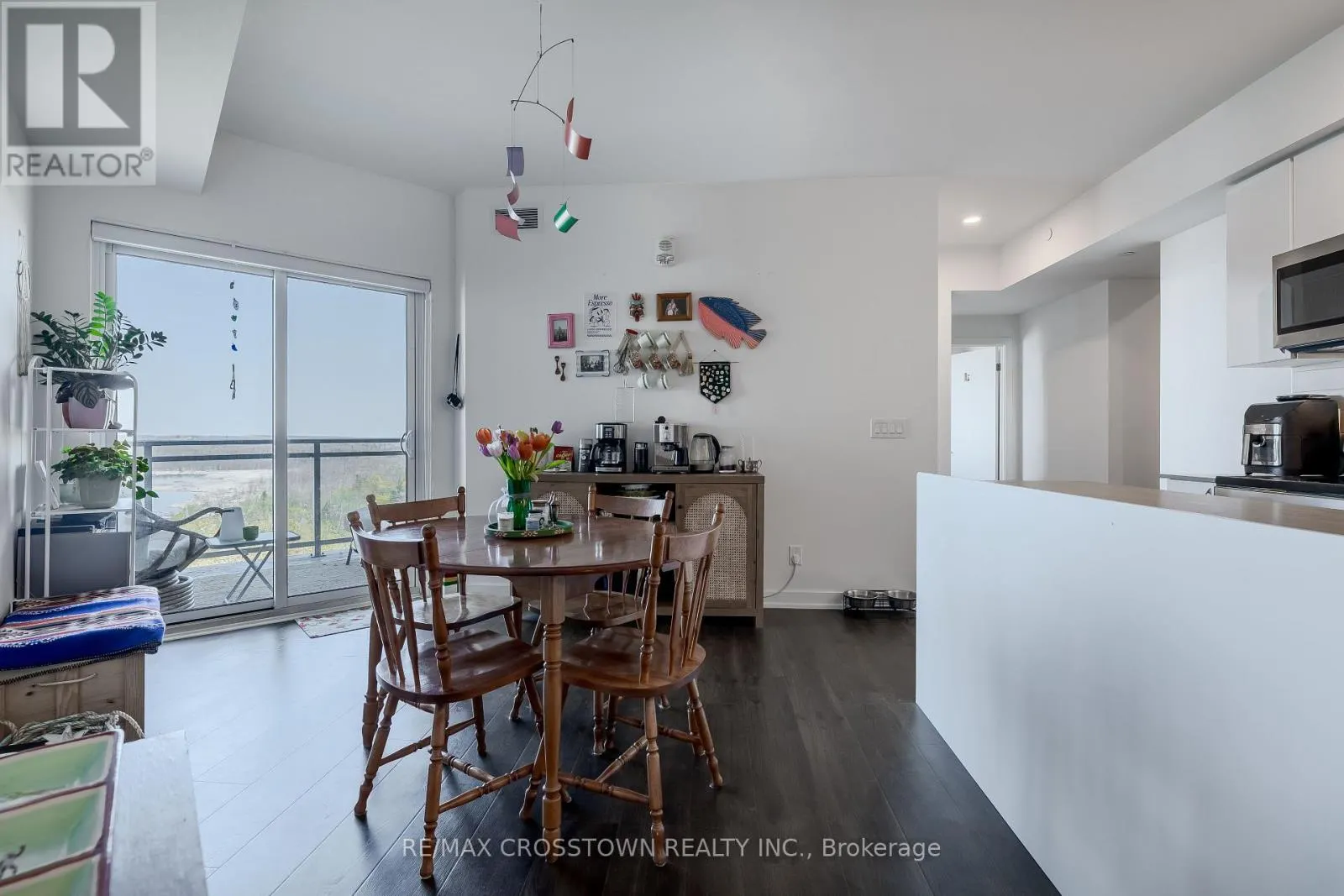 908 - 56 LAKESIDE TERRACE