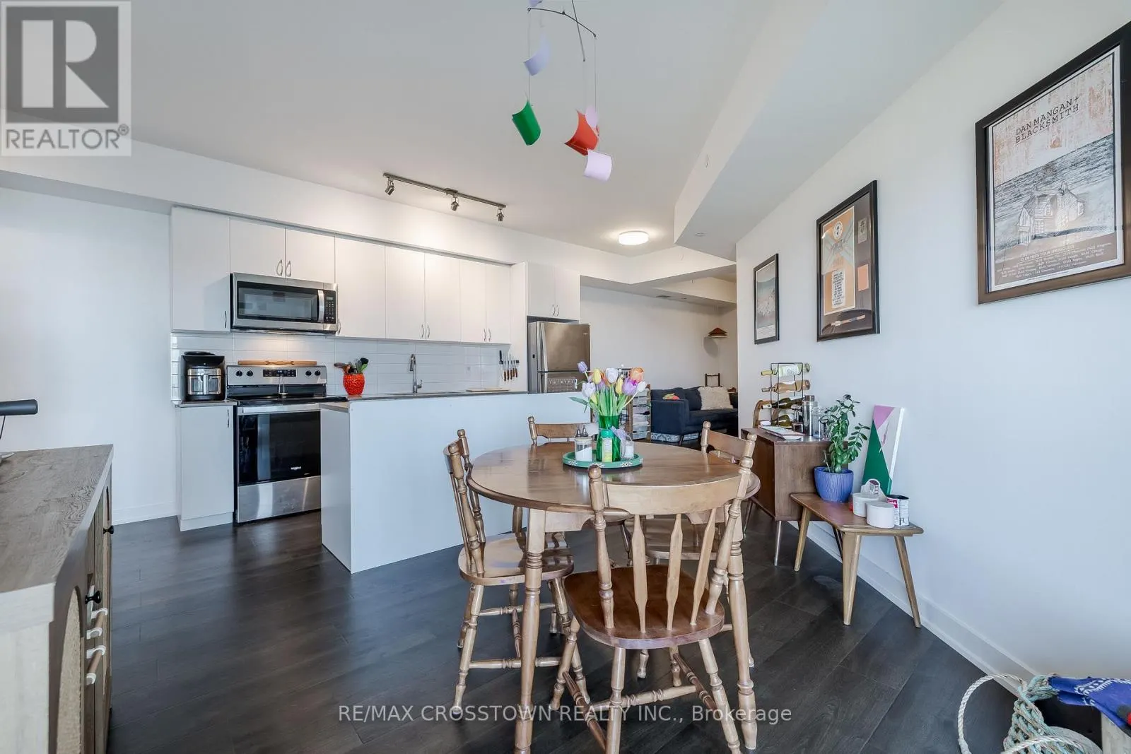 908 - 56 LAKESIDE TERRACE