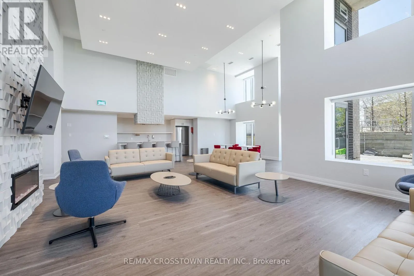 908 - 56 LAKESIDE TERRACE