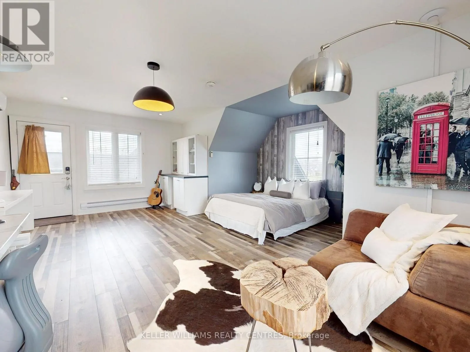 2 THOROUGHBRED DRIVE