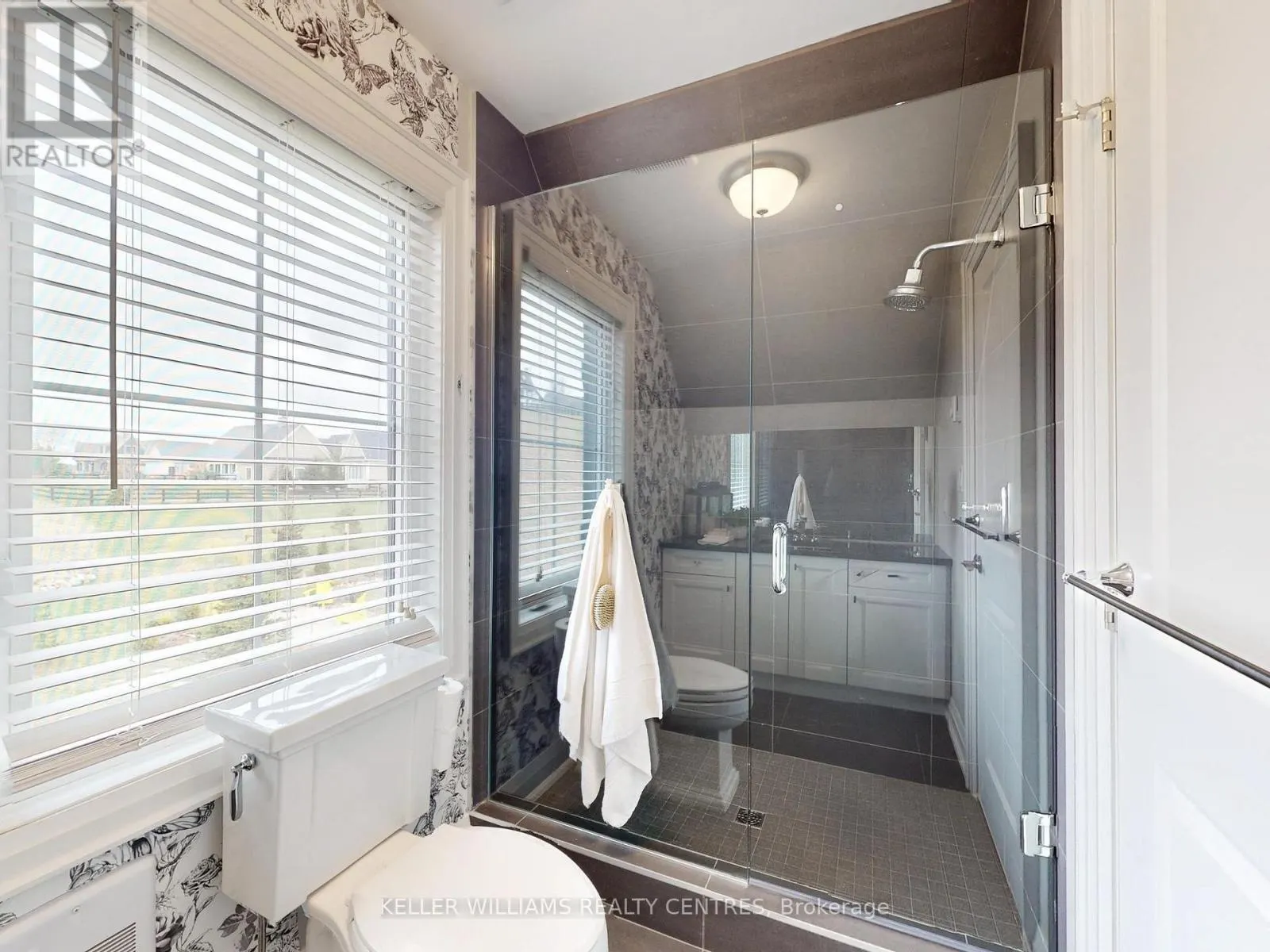 2 THOROUGHBRED DRIVE