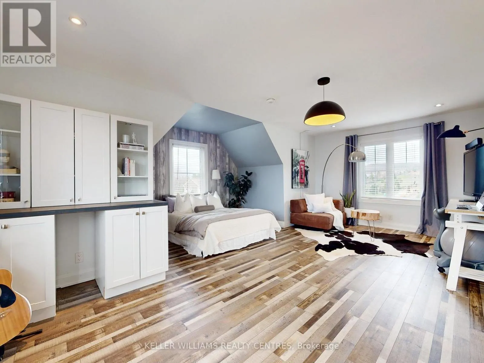 2 THOROUGHBRED DRIVE