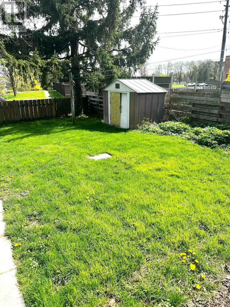 LOWER - 33 DAPHNE CRESCENT