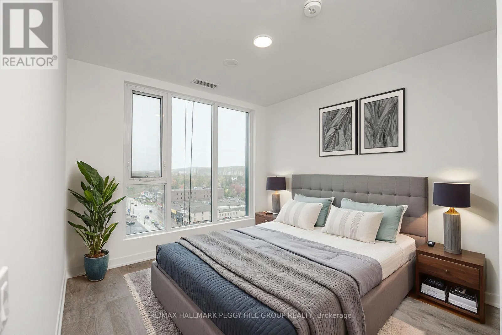 1001 - 39 MARY STREET