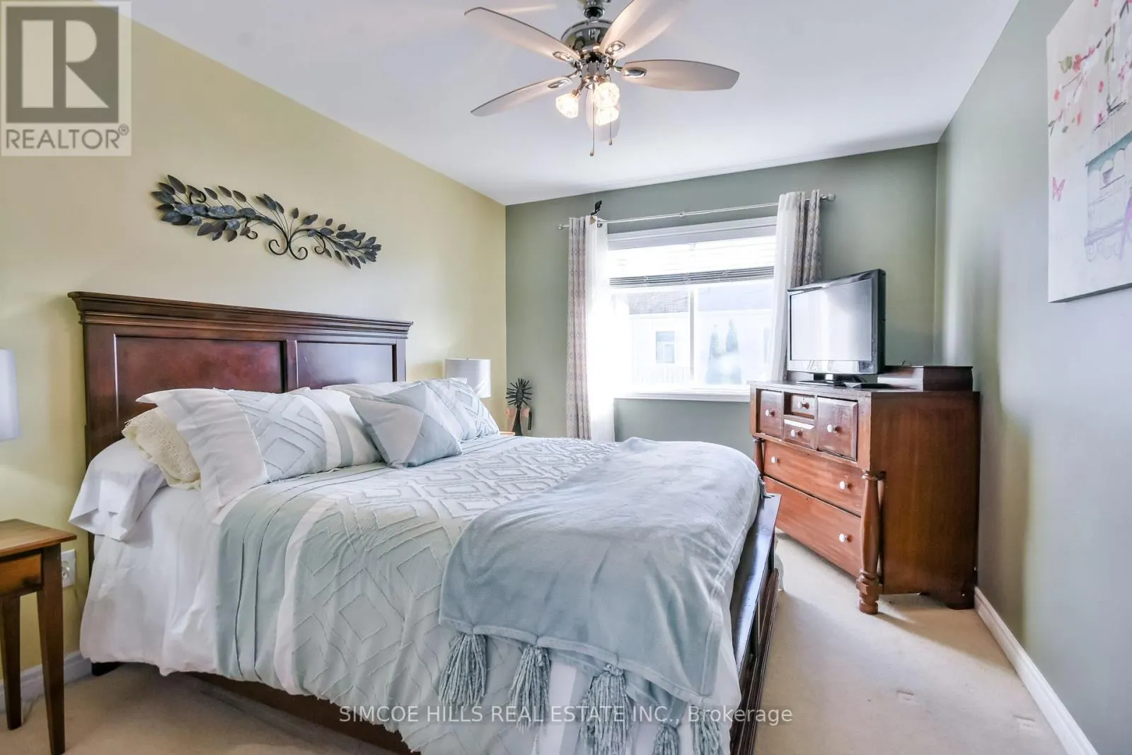 17 - 800 WEST RIDGE BOULEVARD