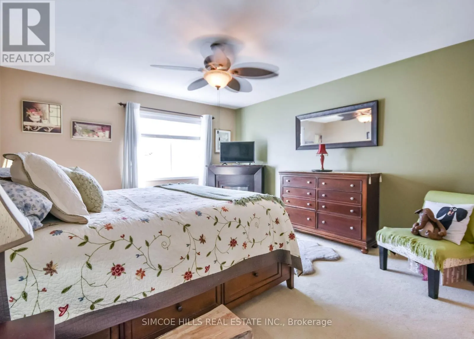 17 - 800 WEST RIDGE BOULEVARD