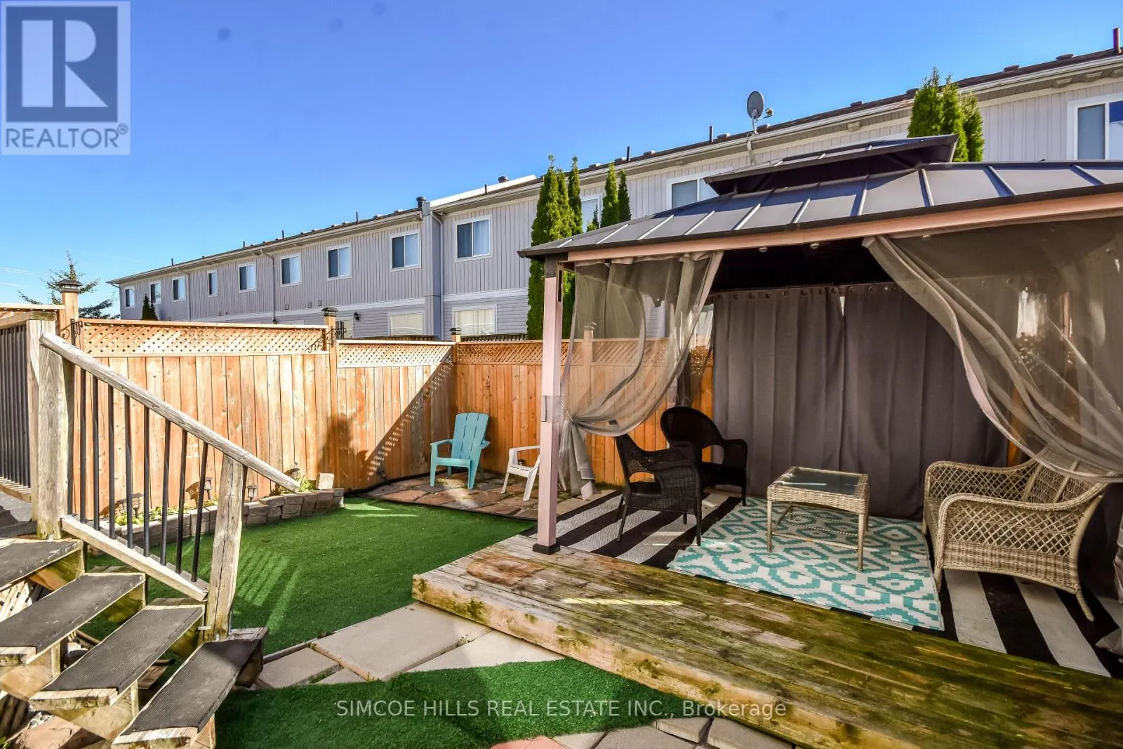 17 - 800 WEST RIDGE BOULEVARD