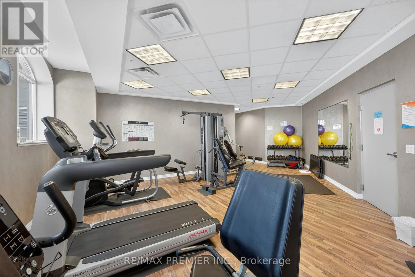 414 - 354 ATHERLEY ROAD