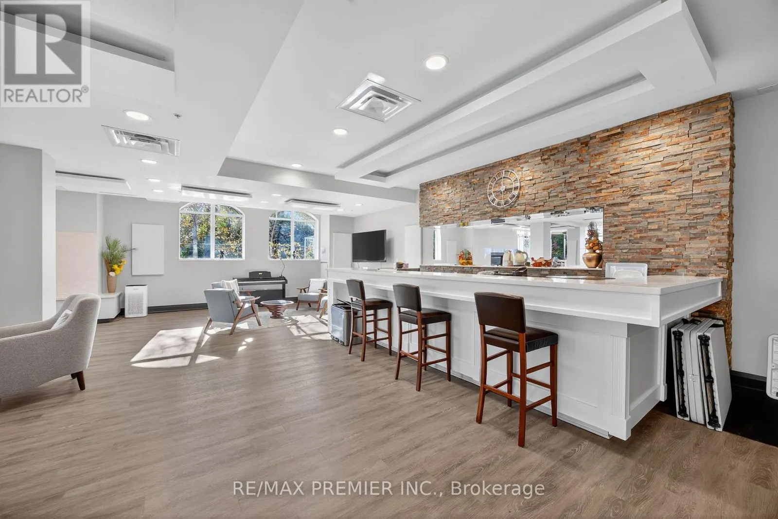 414 - 354 ATHERLEY ROAD