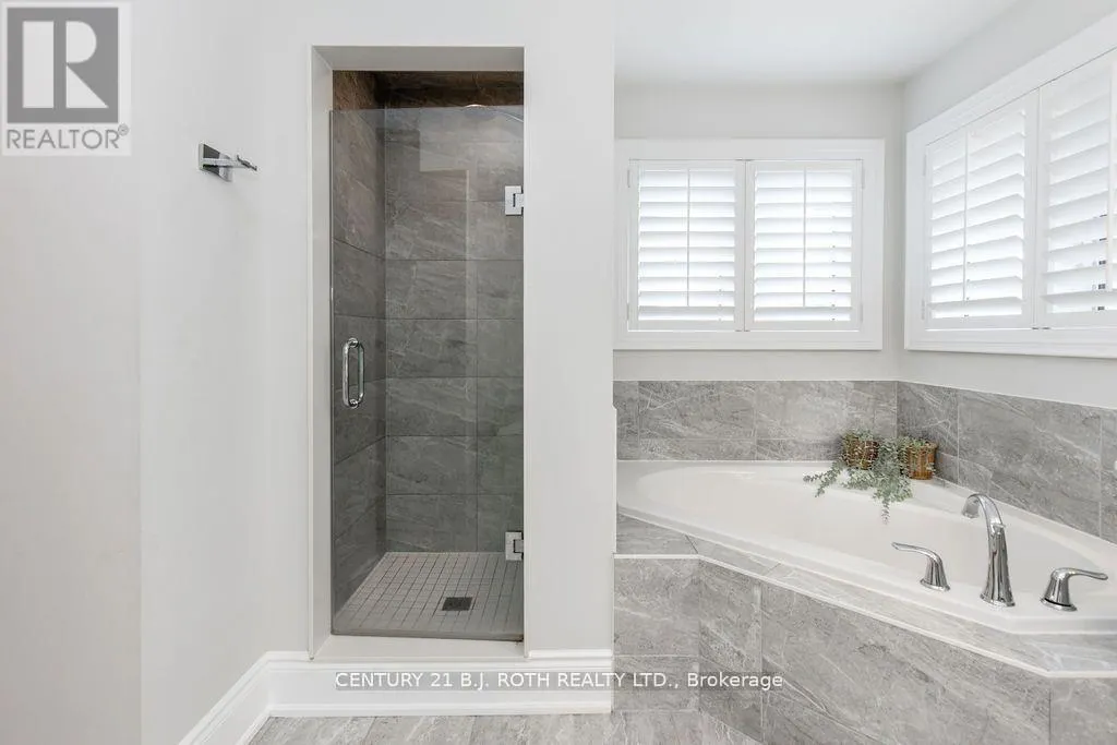 20 WESTMINSTER CIRCLE