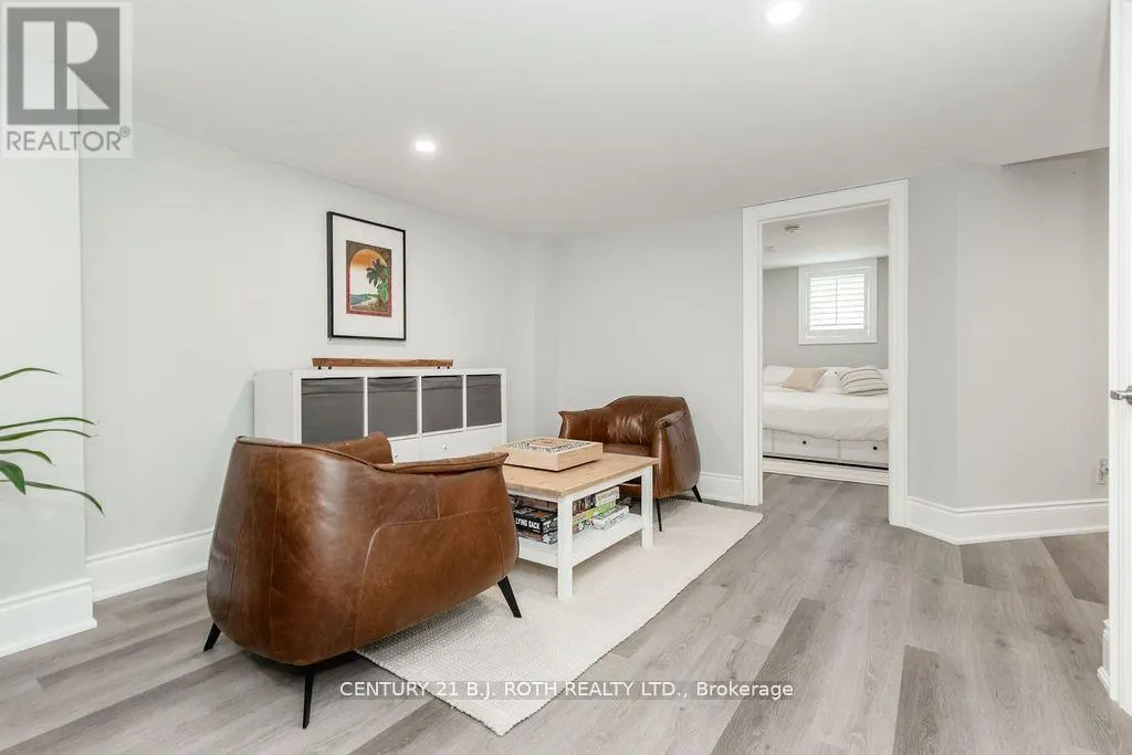 20 WESTMINSTER CIRCLE