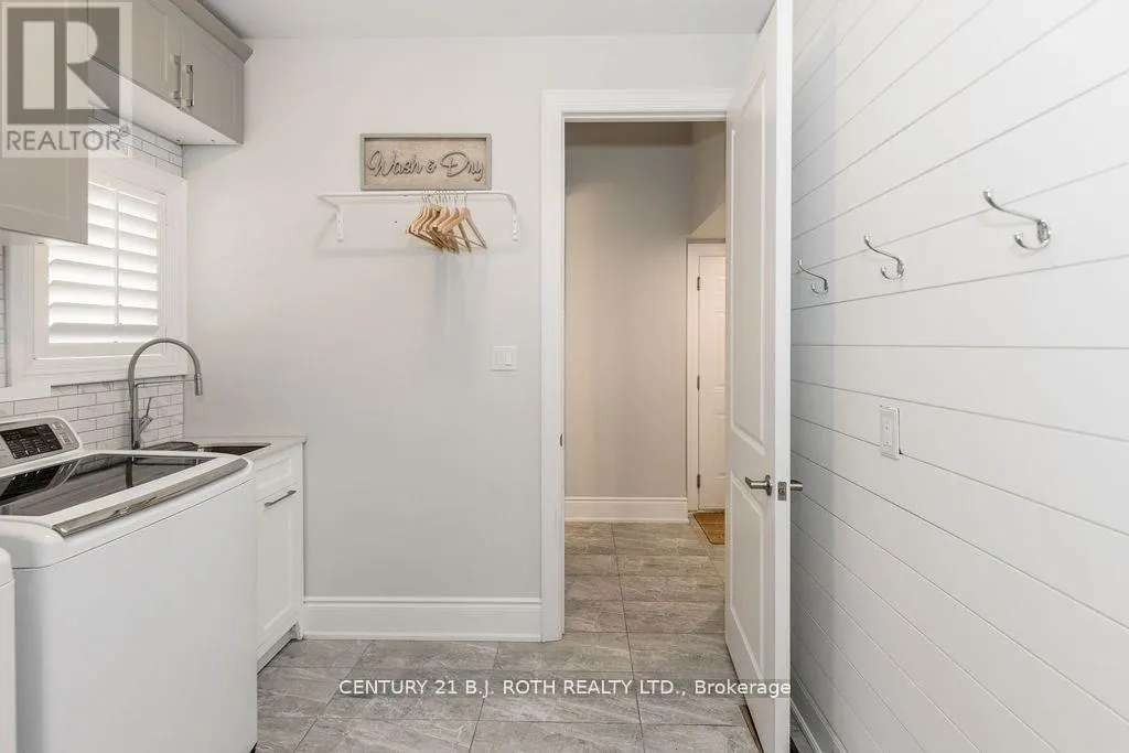 20 WESTMINSTER CIRCLE