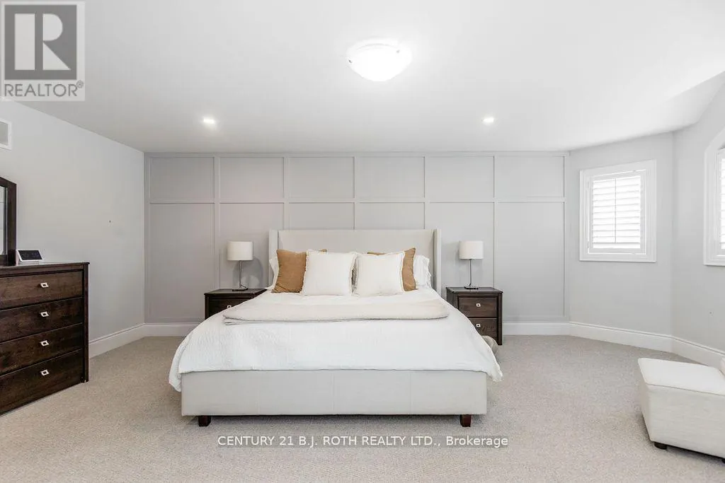 20 WESTMINSTER CIRCLE