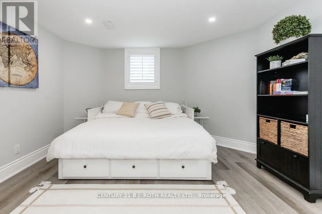 20 WESTMINSTER CIRCLE