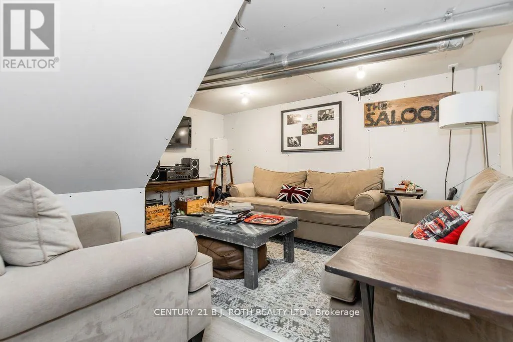 20 WESTMINSTER CIRCLE