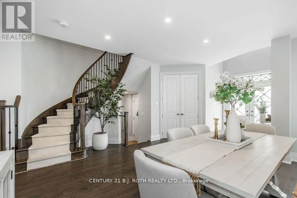 20 WESTMINSTER CIRCLE